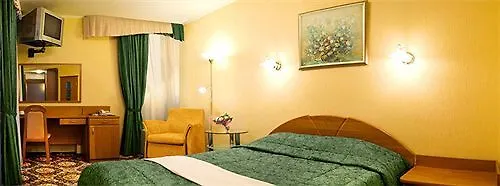 Kozatsky On Antonova Hotel Kyiv 2*,
