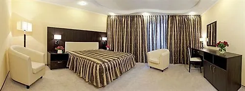 Kozatsky On Antonova Hotel Kyiv