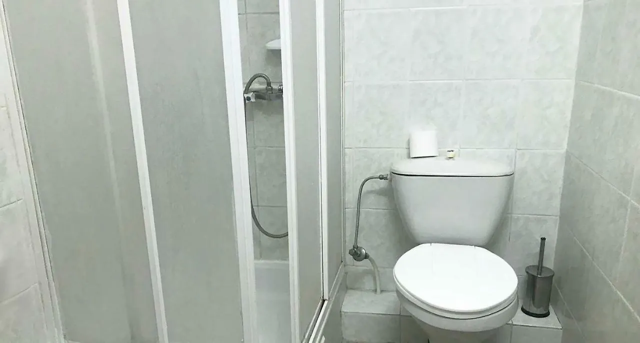 Kozatsky On Antonova Hotel Kyiv 2*,