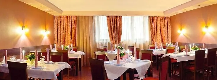 Kozatsky On Antonova Hotel Kyiv
