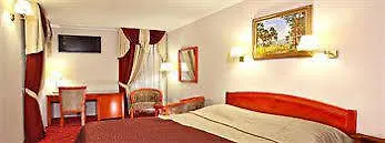 Kozatsky On Antonova Hotel Kyiv 2*,
